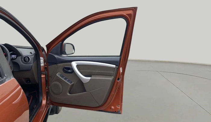 2017 Renault Duster RXL 1.6 PETROL, Petrol, Manual, 32,061 km, RHS Front Door