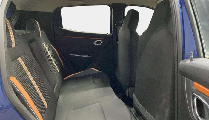 2020 Renault Kwid CLIMBER 1.0 AMT (O), Petrol, Automatic, 15,888 km, Right Side Rear Door Cabin