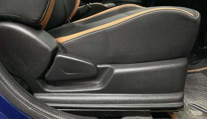 2020 Renault Kwid CLIMBER 1.0 AMT (O), Petrol, Automatic, 15,888 km, Driver Side Adjustment Panel