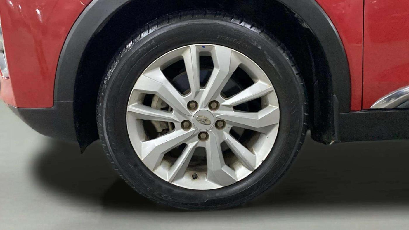2020 Mahindra XUV300 W8 1.2 PETROL, Petrol, Manual, 21,642 km, Left Front Wheel