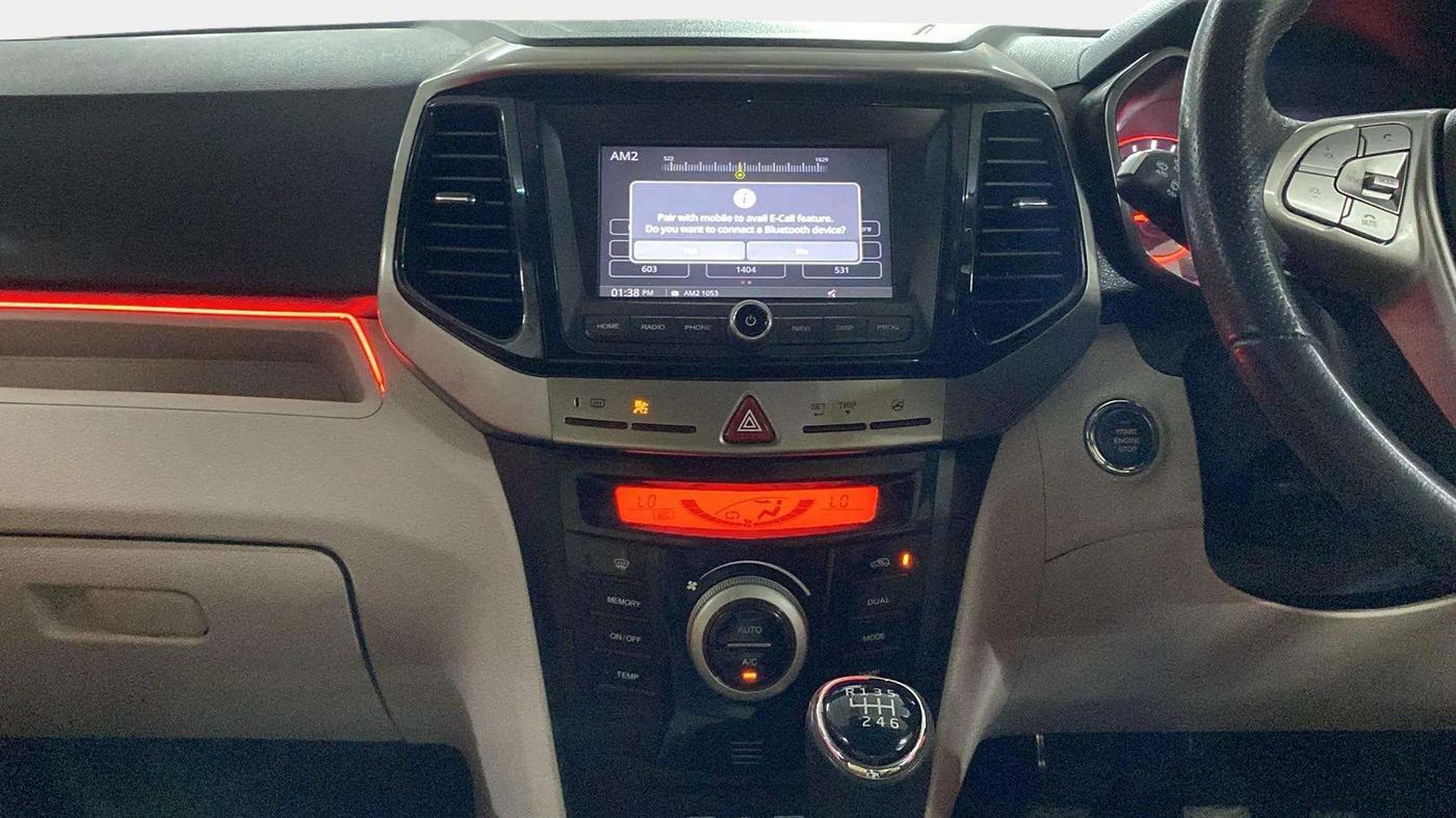 2020 Mahindra XUV300 W8 1.2 PETROL, Petrol, Manual, 21,642 km, Air Conditioner