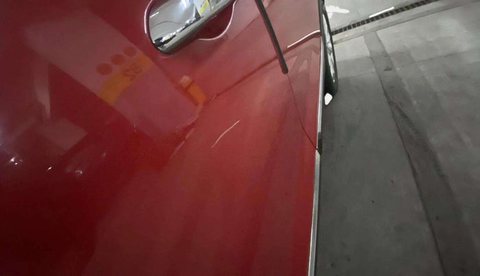 2020 Mahindra XUV300 W8 1.2 PETROL, Petrol, Manual, 21,686 km, Front passenger door - Minor scratches