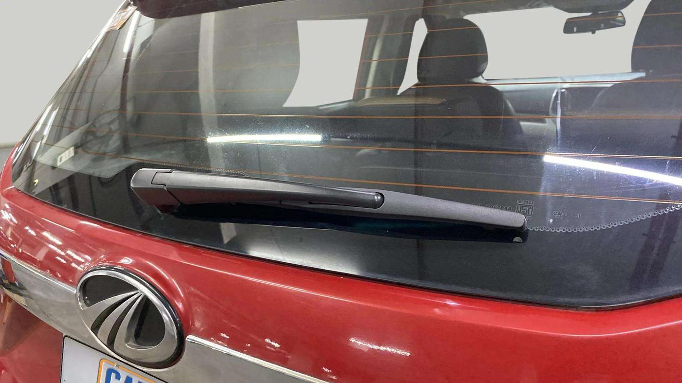 2020 Mahindra XUV300 W8 1.2 PETROL, Petrol, Manual, 21,642 km, Rear Wiper