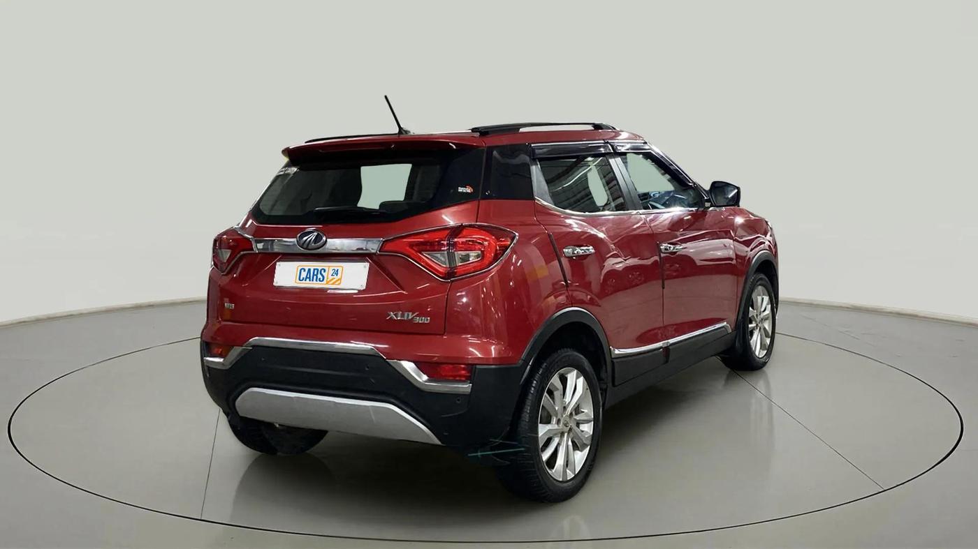 2020 Mahindra XUV300 W8 1.2 PETROL, Petrol, Manual, 21,642 km, Right Back Diagonal