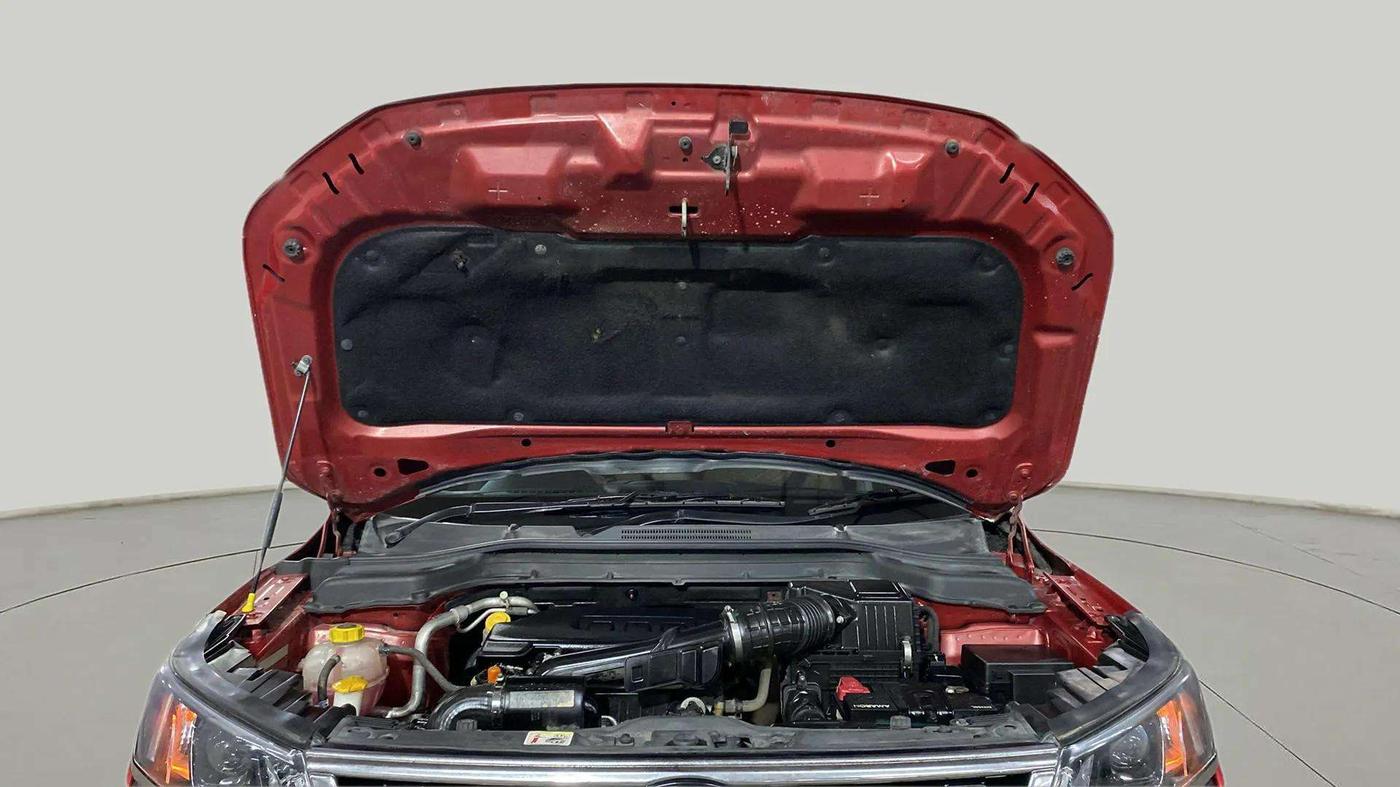 2020 Mahindra XUV300 W8 1.2 PETROL, Petrol, Manual, 21,642 km, Open Bonet
