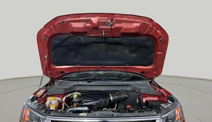 2020 Mahindra XUV300 W8 1.2 PETROL, Petrol, Manual, 21,686 km, Open Bonet