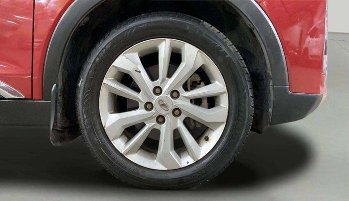 2020 Mahindra XUV300 W8 1.2 PETROL, Petrol, Manual, 21,686 km, Right Front Wheel