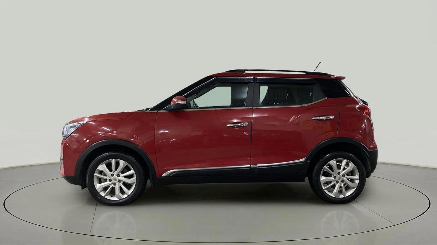 2020 Mahindra XUV300 W8 1.2 PETROL, Petrol, Manual, 21,642 km, Left Side