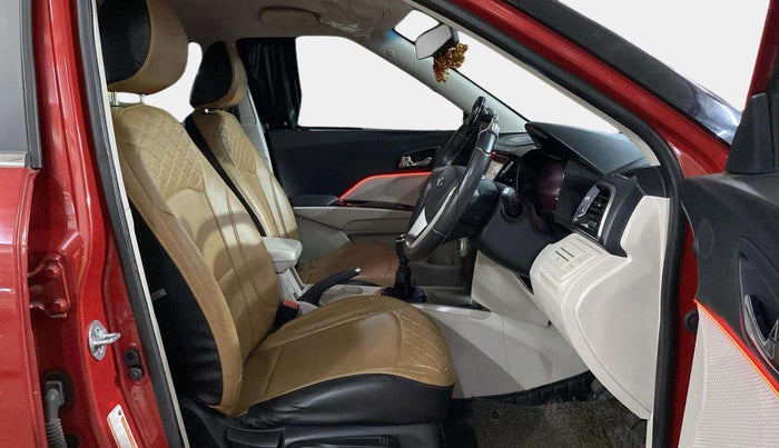 2020 Mahindra XUV300 W8 1.2 PETROL, Petrol, Manual, 21,686 km, Right Side Front Door Cabin