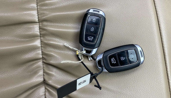 2019 Hyundai Verna 1.6 VTVT SX, Petrol, Manual, 79,165 km, Key Close Up