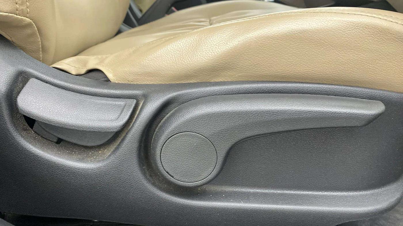 2019 Hyundai Verna 1.6 VTVT SX, Petrol, Manual, 79,165 km, Driver Side Adjustment Panel