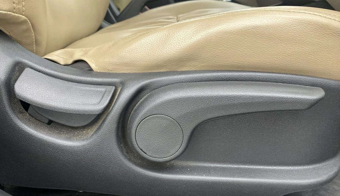 2019 Hyundai Verna 1.6 VTVT SX, Petrol, Manual, 79,165 km, Driver Side Adjustment Panel