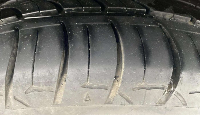 2019 Hyundai Verna 1.6 VTVT SX, Petrol, Manual, 79,165 km, Right Rear Tyre Tread