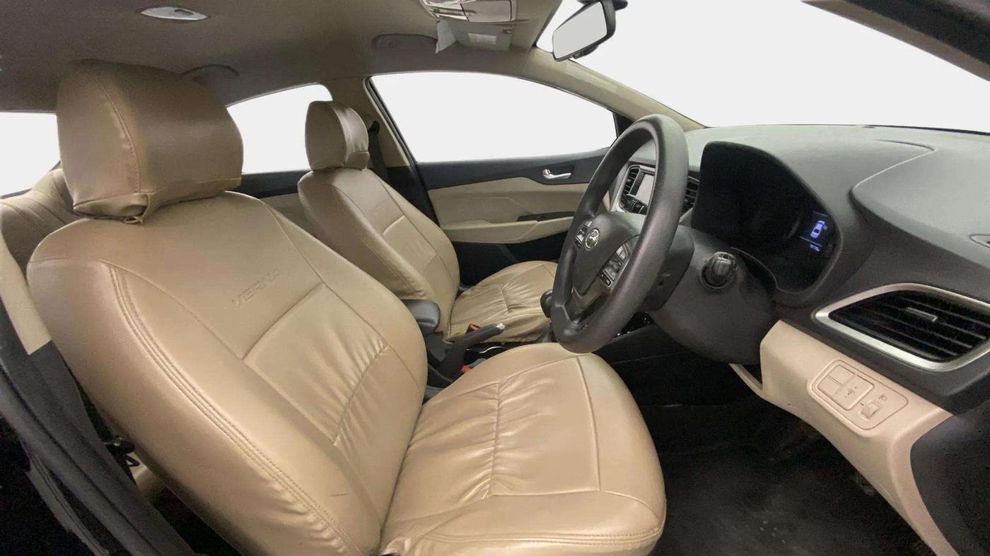 2019 Hyundai Verna 1.6 VTVT SX, Petrol, Manual, 79,165 km, Right Side Front Door Cabin