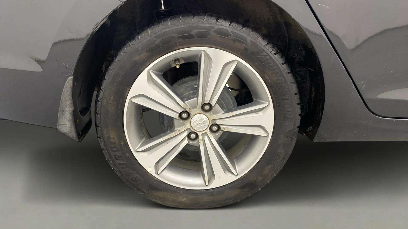2019 Hyundai Verna 1.6 VTVT SX, Petrol, Manual, 79,165 km, Right Rear Wheel