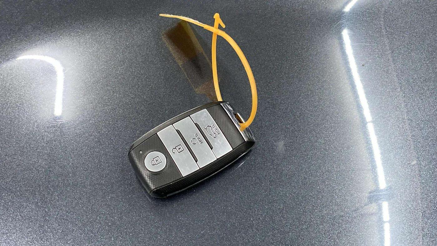 2023 KIA SONET HTX 1.0 IMT, Petrol, Manual, 8,942 km, Key Close Up