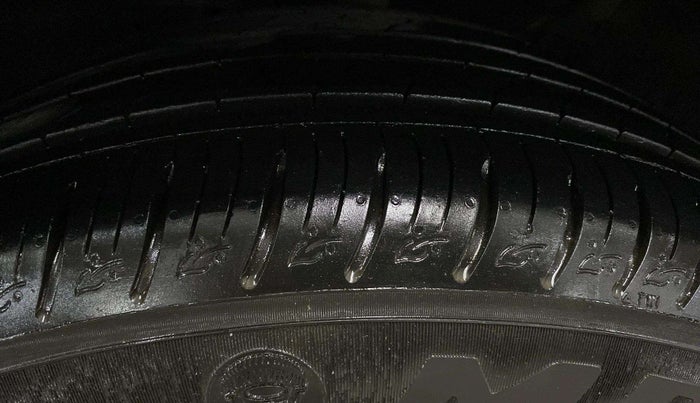 2023 KIA SONET HTX 1.0 IMT, Petrol, Manual, 8,942 km, Left Front Tyre Tread