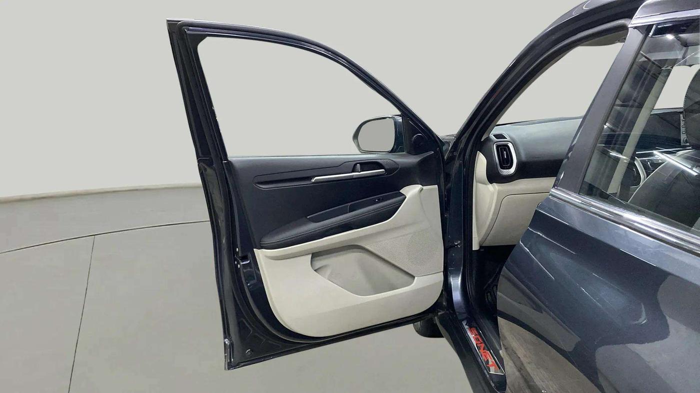 2023 KIA SONET HTX 1.0 IMT, Petrol, Manual, 8,942 km, LHS Front Door