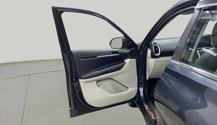 2023 KIA SONET HTX 1.0 IMT, Petrol, Manual, 8,942 km, LHS Front Door