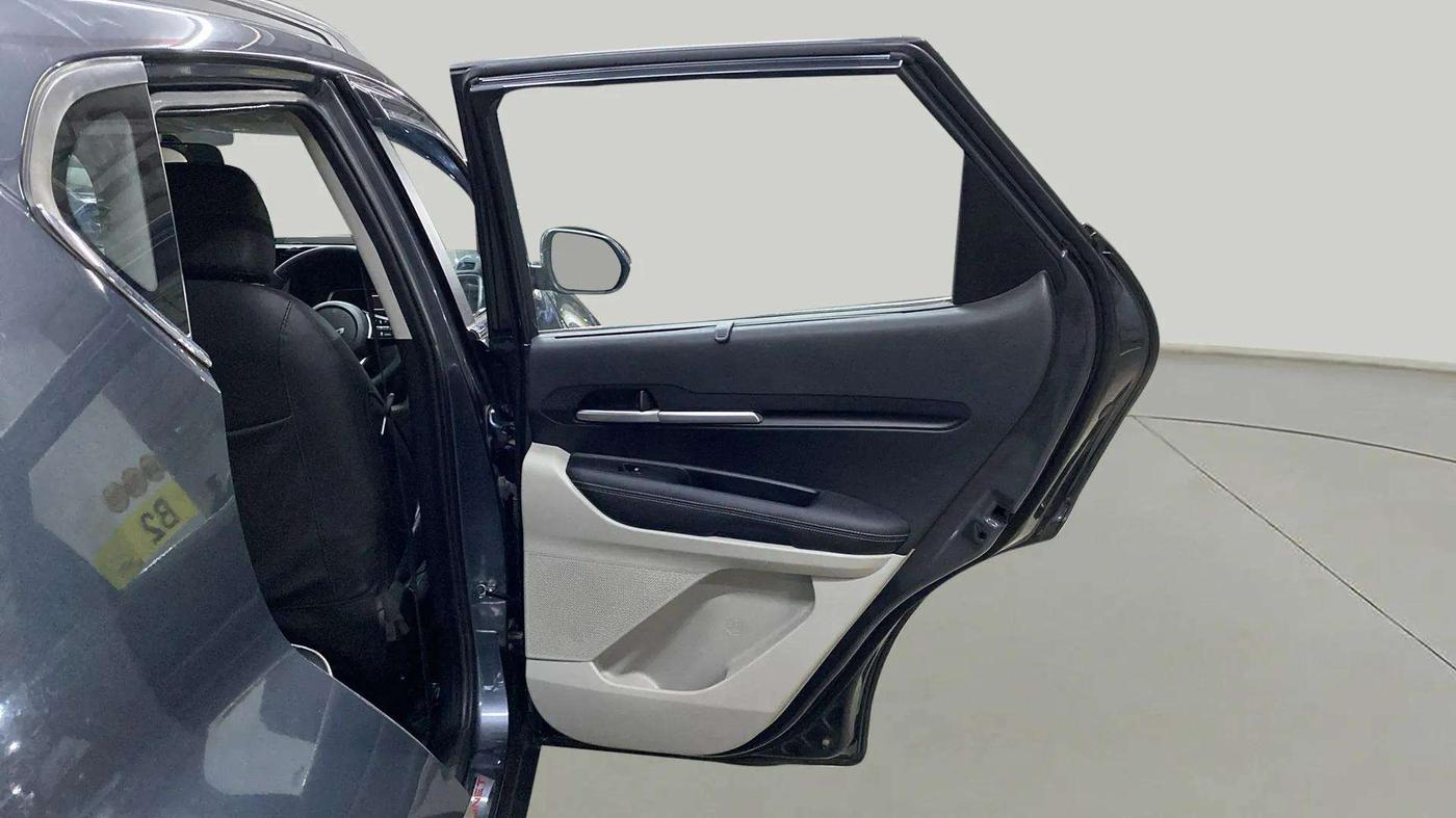 2023 KIA SONET HTX 1.0 IMT, Petrol, Manual, 8,942 km, RHS Rear Door