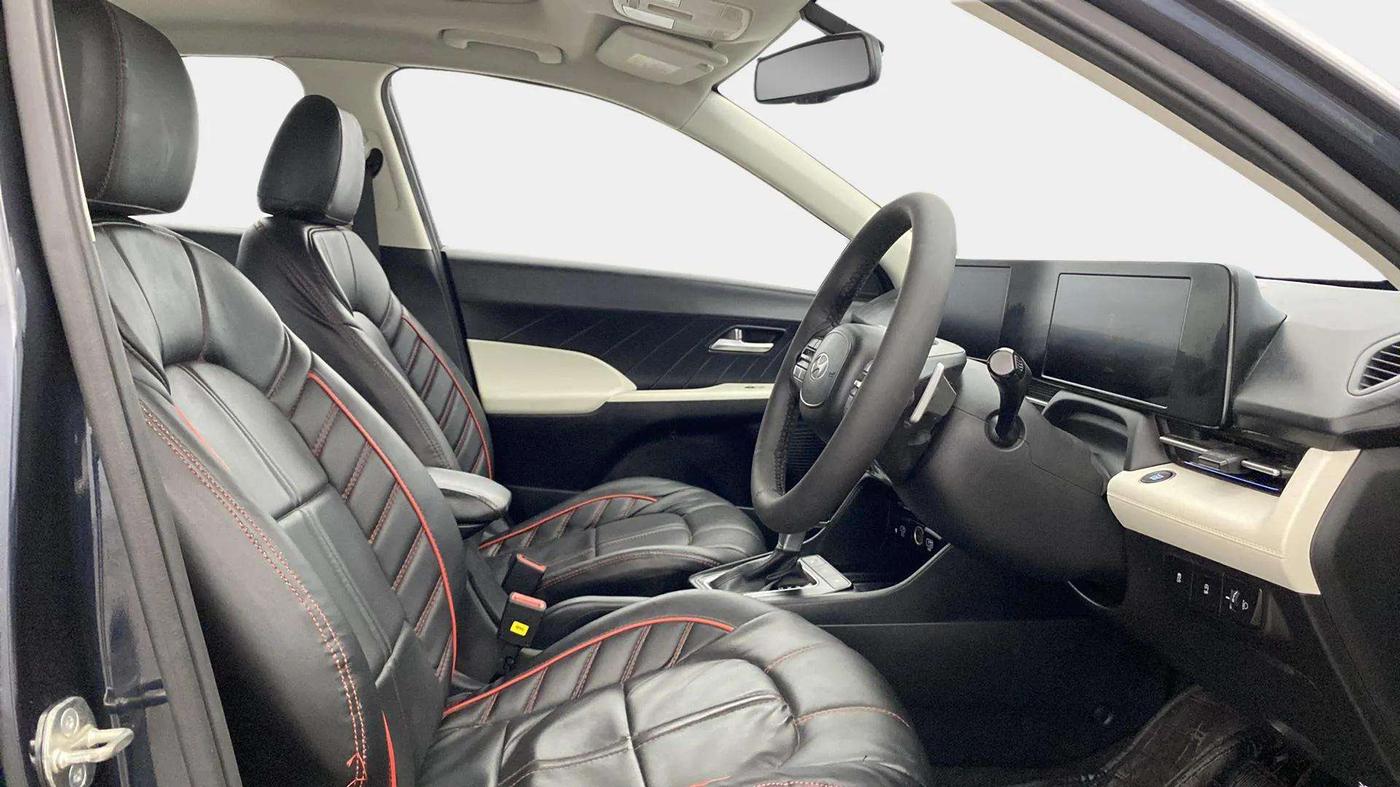 2023 Hyundai Verna SX 1.5 VTVT IVT, Petrol, Automatic, 25,193 km, Right Side Front Door Cabin
