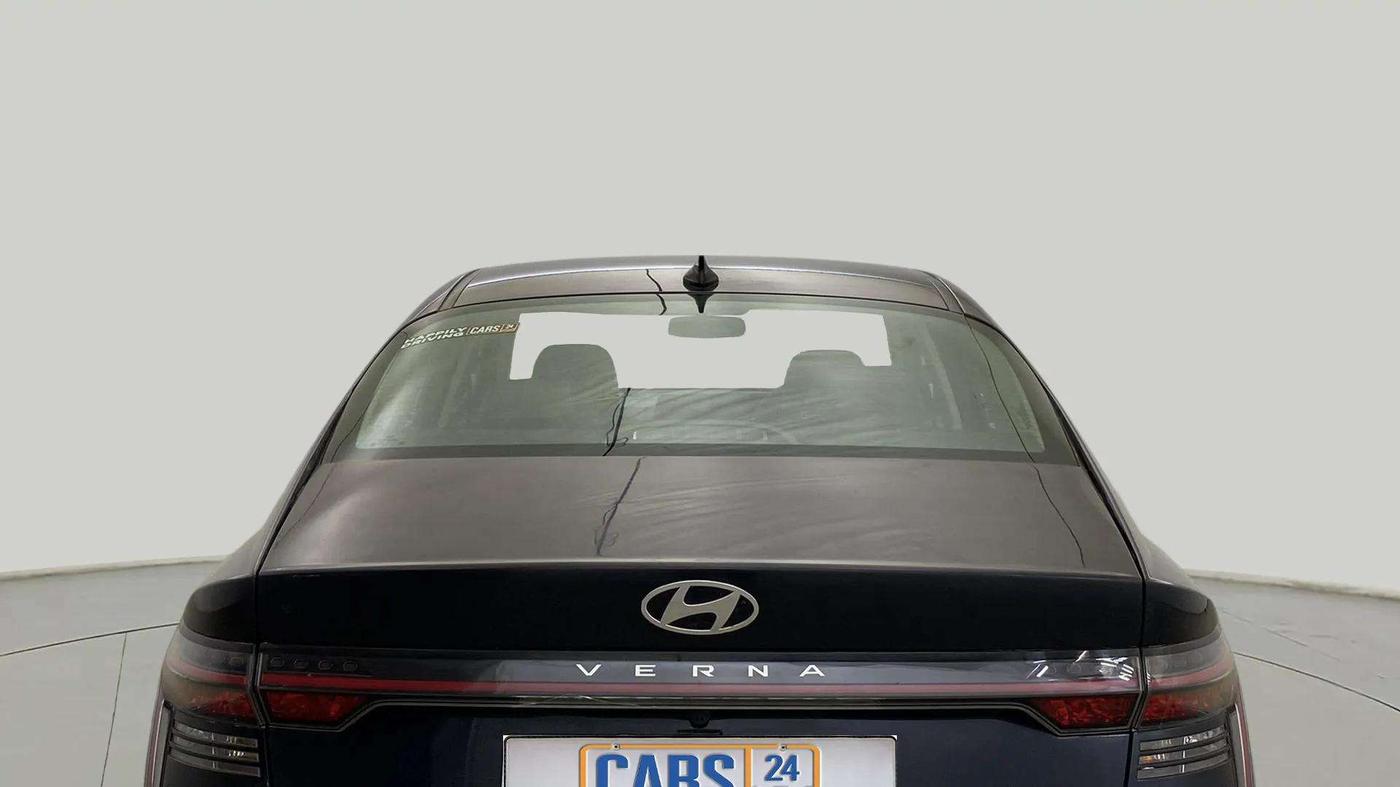 2023 Hyundai Verna SX 1.5 VTVT IVT, Petrol, Automatic, 25,193 km, Rear Windshield