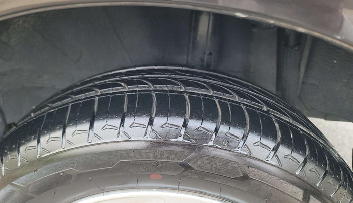 2018 Toyota YARIS V CVT, Petrol, Automatic, 1,33,567 km, Left Rear Tyre Tread