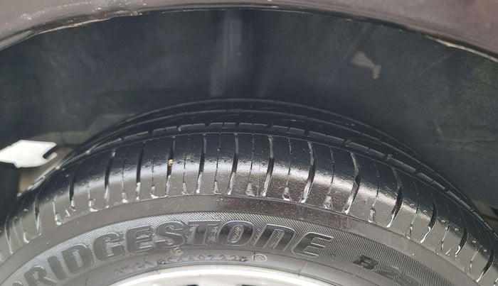 2018 Toyota YARIS V CVT, Petrol, Automatic, 1,33,567 km, Right Rear Tyre Tread