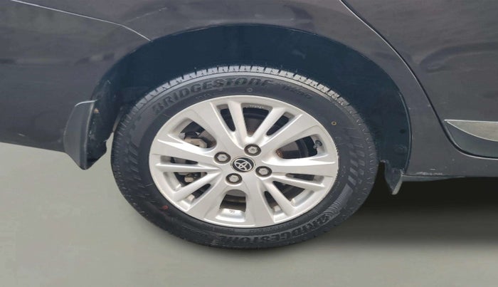 2018 Toyota YARIS V CVT, Petrol, Automatic, 1,33,567 km, Right Rear Wheel