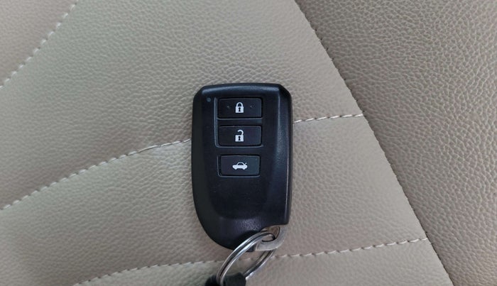 2018 Toyota YARIS V CVT, Petrol, Automatic, 1,33,567 km, Key Close Up