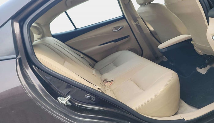 2018 Toyota YARIS V CVT, Petrol, Automatic, 1,33,567 km, Right Side Rear Door Cabin