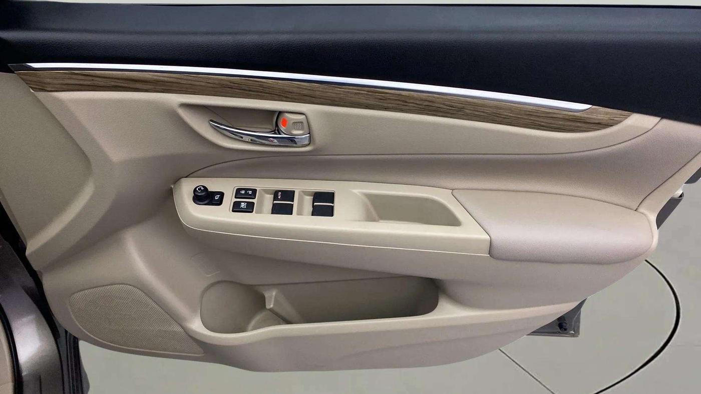 2019 Maruti Ciaz ALPHA 1.5 SHVS PETROL, Petrol, Manual, 43,475 km, Driver Side Door Panels Control