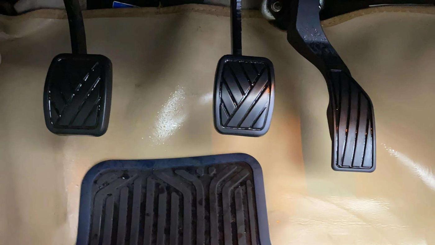 2019 Maruti Ciaz ALPHA 1.5 SHVS PETROL, Petrol, Manual, 43,475 km, Pedals