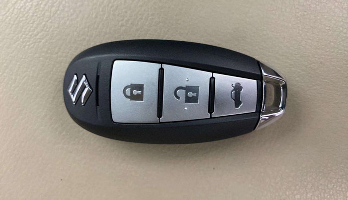 2019 Maruti Ciaz ALPHA 1.5 SHVS PETROL, Petrol, Manual, 43,377 km, Key Close Up