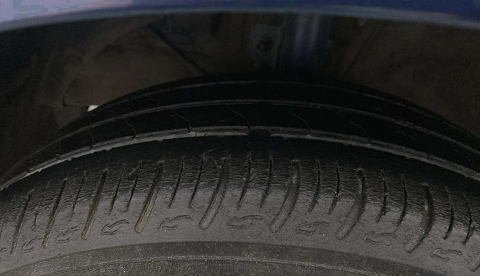 2021 Maruti Baleno DELTA PETROL 1.2, Petrol, Manual, 74,438 km, Left Front Tyre Tread