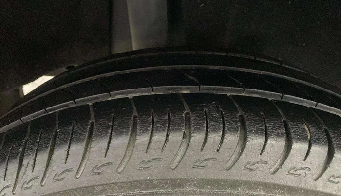 2021 Maruti Baleno DELTA PETROL 1.2, Petrol, Manual, 74,438 km, Right Rear Tyre Tread