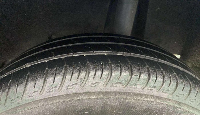 2021 Maruti Baleno DELTA PETROL 1.2, Petrol, Manual, 74,438 km, Left Rear Tyre Tread