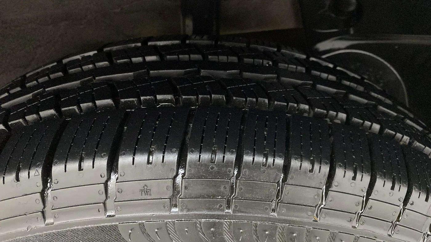 2017 Renault Duster RXL PETROL, Petrol, Manual, 39,597 km, Left Rear Tyre Tread