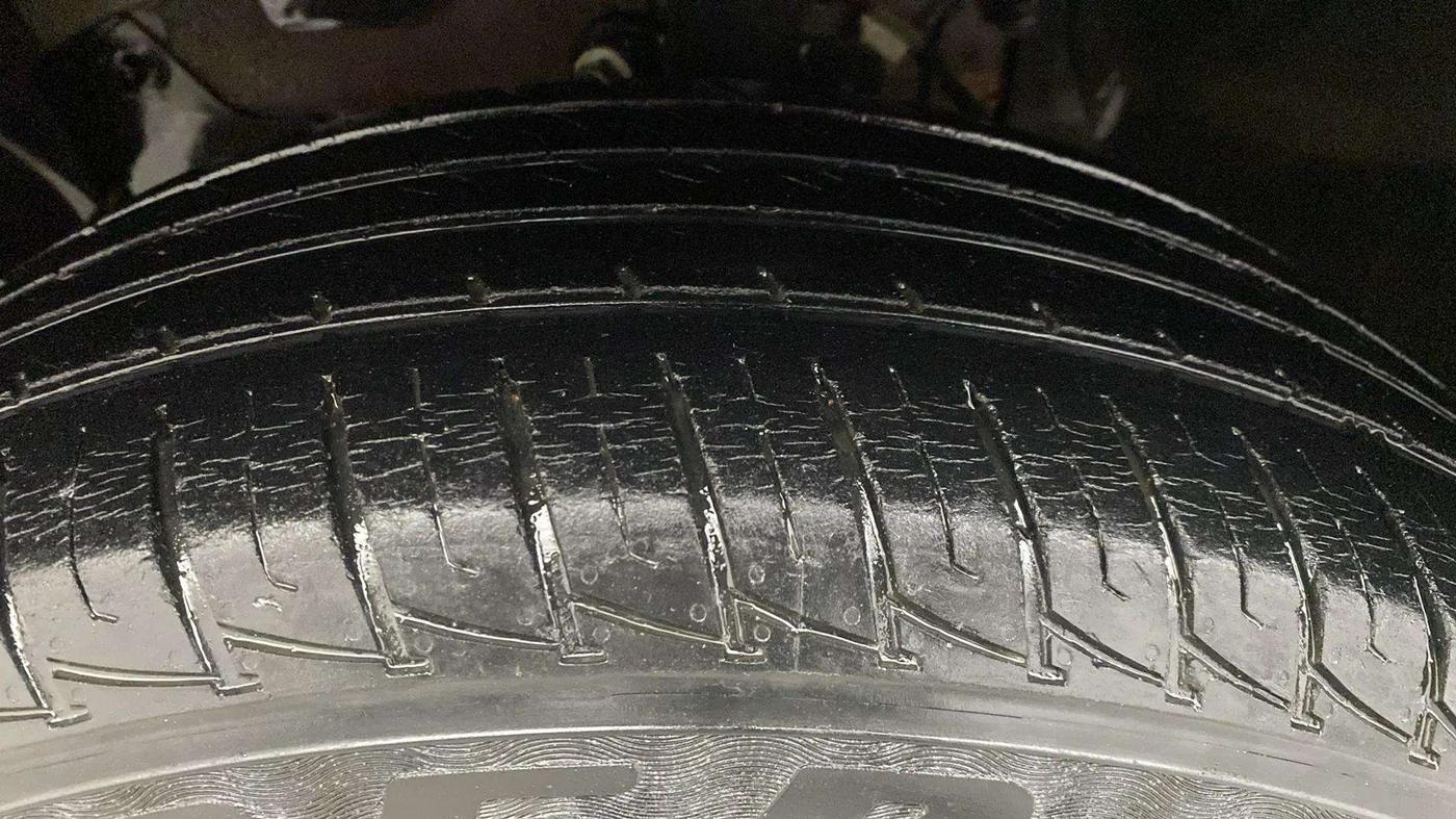 2017 Renault Duster RXL PETROL, Petrol, Manual, 39,597 km, Left Front Tyre Tread