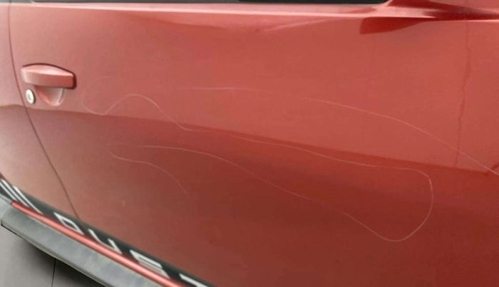2017 Renault Duster RXL PETROL, Petrol, Manual, 39,597 km, Driver-side door - Minor scratches
