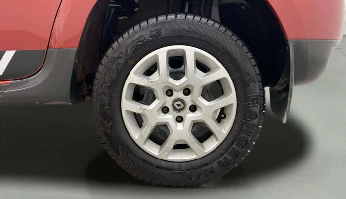 2017 Renault Duster RXL PETROL, Petrol, Manual, 39,597 km, Left Rear Wheel
