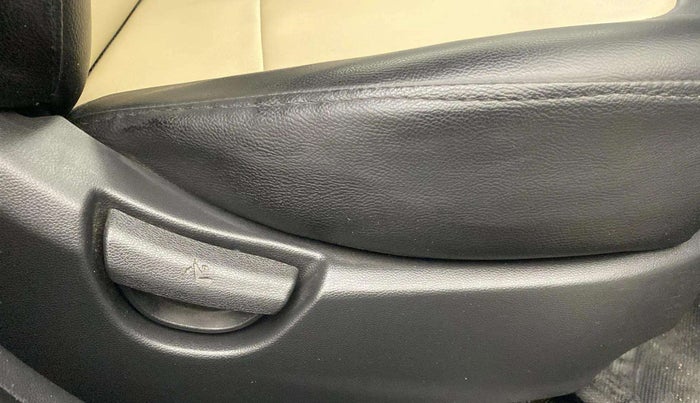 2019 Hyundai Grand i10 SPORTZ 1.2 KAPPA VTVT, Petrol, Manual, 30,507 km, Driver Side Adjustment Panel