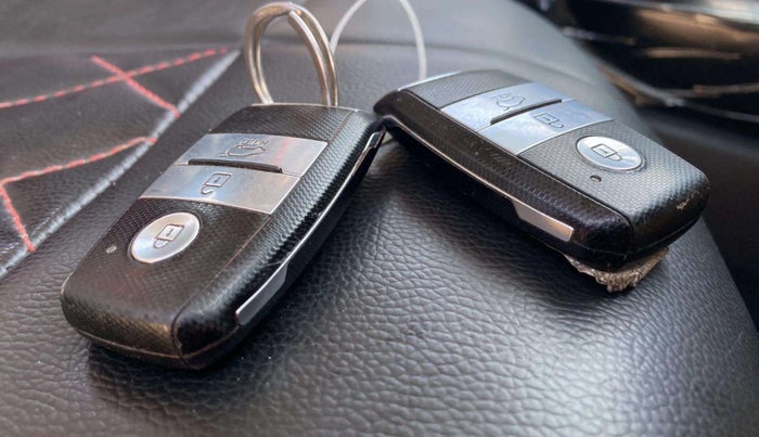 2020 KIA SELTOS HTX 1.5 PETROL, Petrol, Manual, 34,314 km, Key Close Up