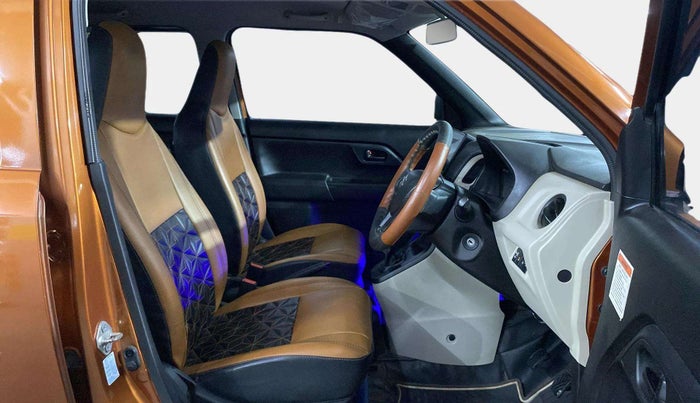 2021 Maruti New Wagon-R LXI CNG 1.0, CNG, Manual, 41,093 km, Right Side Front Door Cabin