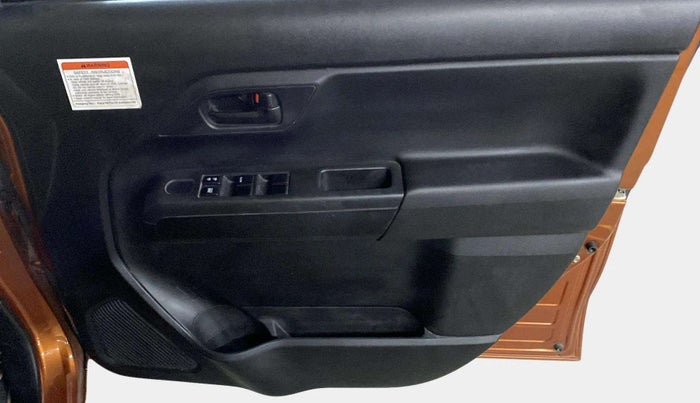 2021 Maruti New Wagon-R LXI CNG 1.0, CNG, Manual, 41,093 km, Driver Side Door Panels Control