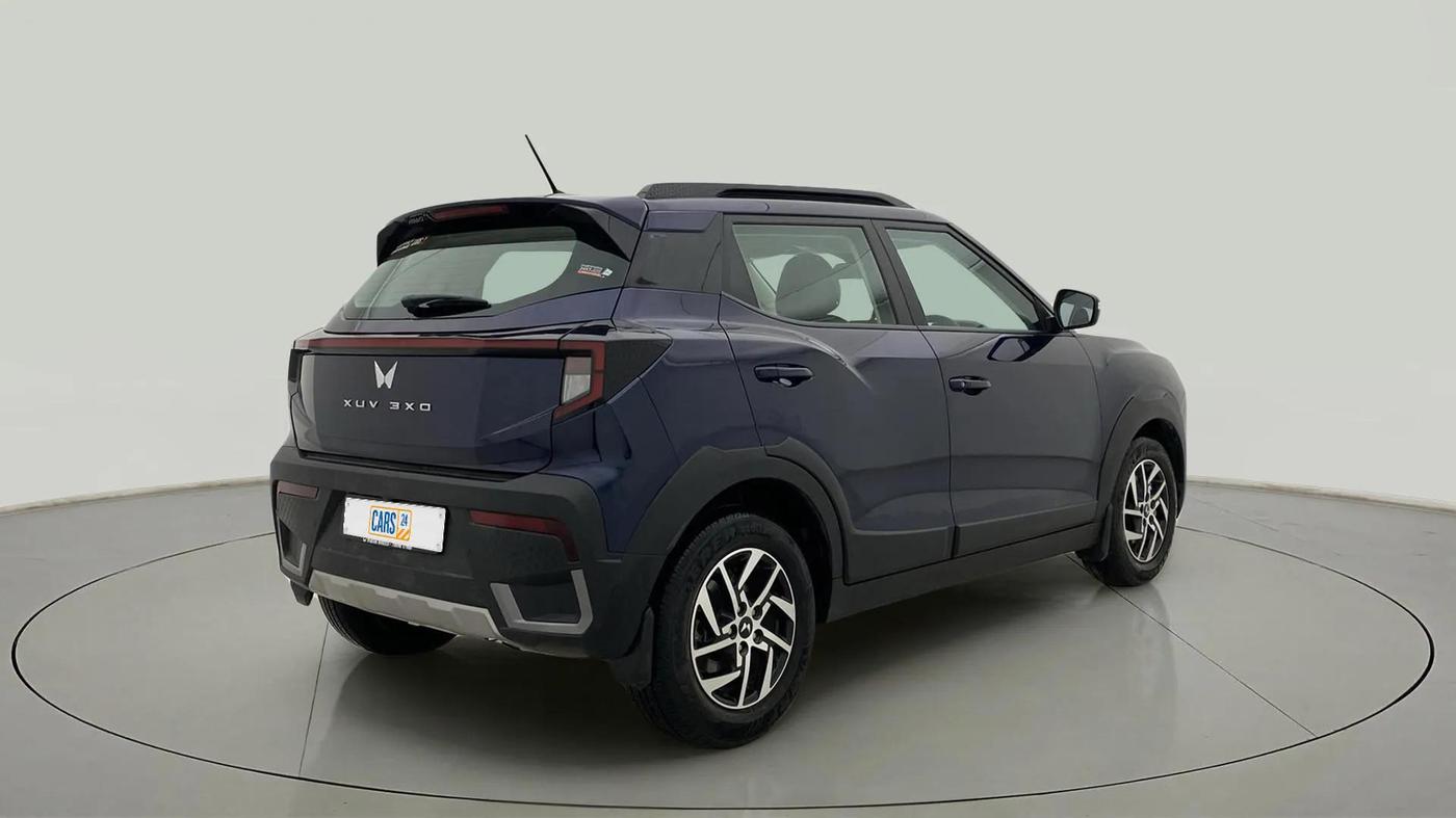 2024 Mahindra XUV 3XO AX5 1.2 L TCMPFI AT, Petrol, Automatic, 6,154 km, Right Back Diagonal