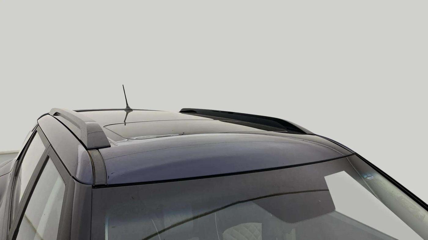 2024 Mahindra XUV 3XO AX5 1.2 L TCMPFI AT, Petrol, Automatic, 6,154 km, Roof