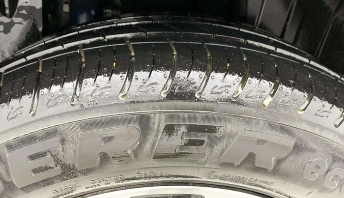 2024 Mahindra XUV 3XO AX5L 1.2 TGDi AT, Petrol, Automatic, 5,468 km, Left Front Tyre Tread