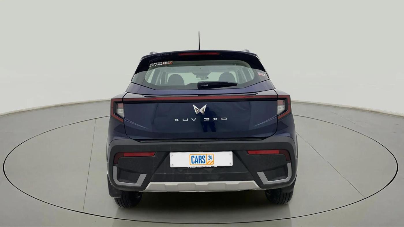2024 Mahindra XUV 3XO AX5 1.2 L TCMPFI AT, Petrol, Automatic, 6,154 km, Back/Rear