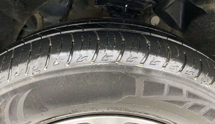 2024 Mahindra XUV 3XO AX5L 1.2 TGDi AT, Petrol, Automatic, 5,468 km, Left Rear Tyre Tread
